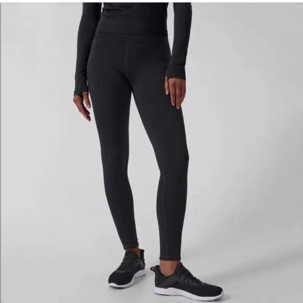 NWOT Athleta Altitude Tight in Polartec Power Stretch.  2X Black